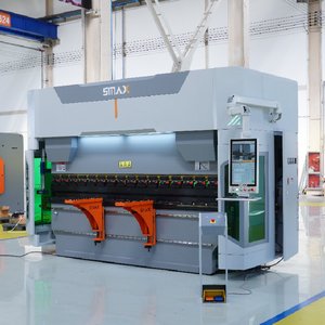 Prensa Plegadora CNC Sincronizada Totalmente Automática de Alta Precisión SMAX HDS 130T/2500mm con Motor de 15kw para Acero Inoxidable, Aluminio y Carbono - Product Image 1