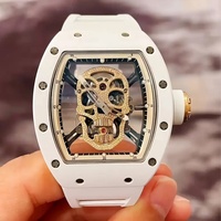 Hochwertige weiße Keramikgehäuse-Tourbillon-Uhr mit luxuriös diamantbesetztem Totenkopfmotiv, herzförmige mechanische Herrenuhr