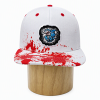 Casquette de baseball sportive en sergé avec motif graphique, patch requin de dessin animé, design éclaboussures de sang rouge, visière plate, style streetwear hip-hop, vente en gros