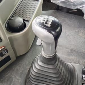 Camion benne HOWO NX 6X4, cabine confortable, structure stable, stock important, service professionnel pour clients mondiaux - Product Image 3