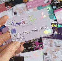 Carte de visite magnétique personnalisée en PVC avec impression numérique et finition UV sélective