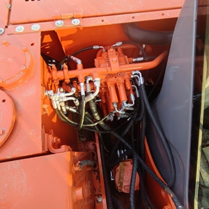 Mini-excavatrice Hitachi ZX60 de 6 tonnes, hydraulique, sur chenilles, moteur Isuzu, pompe à engrenages - Utilisé/Reconditionné, modèle 2024, godet de 0,22 m, 40,5 kW - Product Image 4