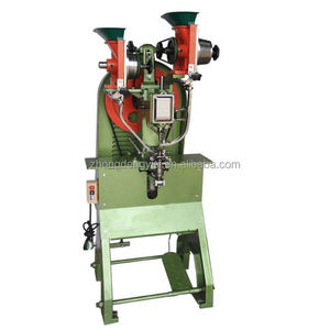 Máquina perforadora de bolsas de papel de alta calidad, máquina remachadora automática de cuero pequeña para remaches tipo hongo - Product Image 1