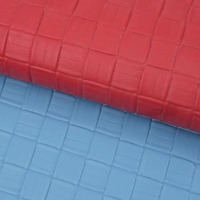 Tissu en cuir synthétique vegan en microfibre PU tissé extensible de 1 mm avec logo personnalisé en relief pour canapé, vêtements et décoration intérieure