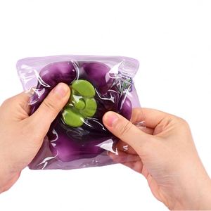 ของเล่นบีบมังคุดสีม่วงขนาด 6.5 ซม. ทำจาก TPR สำหรับเด็กและผู้ใหญ่ ช่วยคลายเครียด ปรับอารมณ์ ของที่ระลึก - Product Image 1
