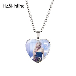 Personnalisé coréen idole groupe coeur <span class=keywords><strong>jennie</strong></span> <span class=keywords><strong>rose</strong></span> lisa coeur pendentif célèbre chanteuse collier ras du cou pour fille - Product Image 5