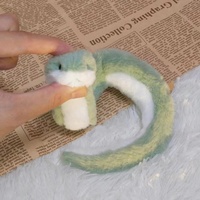 YD TOYS Boneka Ular Kecil Lucu Ramah Lingkungan Desain Khusus Dekorasi Ruang Tamu Sofa Hijau Isi Kapas PP