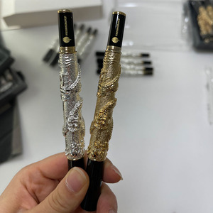 Pluma Estilográfica de Tinta Negra con Diseño de Dragón Dorado y Perla Verde Antigua, con Estuche de Regalo - Product Image 5