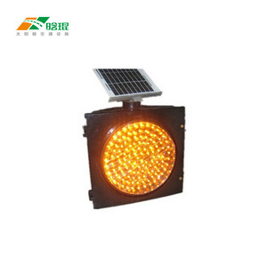 Luz de Advertencia de Tráfico LED Solar, IP65, Montaje en Suelo, Intermitente Amarilla, Sin Sonido - Product Image 4