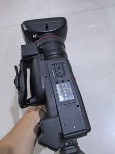 Caméscope d'occasion Canon XF305 à bon prix, capteurs CMOS 3 x 1/3 type, zoom optique 18x, caméscope de diffusion HD - Product Image 6