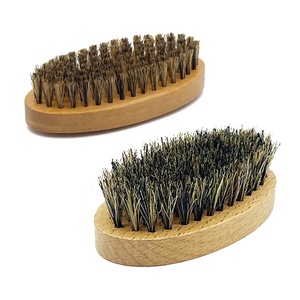Spazzola per Barba da Uomo a Marchio Privato, Forma Ovale, Setole di Cinghiale Ecologiche, Manico in Legno di Bambù 11cm - Product Image 1