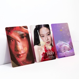 การ์ดสะสมพลาสติกโฮโลแกรม Kpop แบบกำหนดเอง โปสการ์ด Kpop PVC สินค้าของที่ระลึกไอดอล โฟโต้การ์ด Lomo ฮิปฮอป - Product Image 1