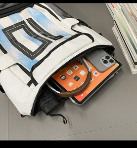 Sac à dos de sport personnalisé en tissu Oxford, pour le football, le basketball, les voyages, imperméable, 30-40L, design minimaliste durable et tendance - Product Image 2