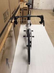 Vélo de route aérodynamique en fibre de carbone 700C, 24 vitesses, transmission électronique, frein à disque hydraulique, jeu de roues en carbone de 50 mm, 7,9 kg, vélo de course - Product Image 5