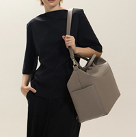Sac à langer de luxe imperméable en cuir végétalien microfibre, sac à dos, sac fourre-tout et sac bandoulière pour maman, idéal pour les voyages et le quotidien du bébé