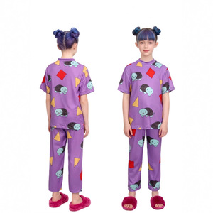 Pijamas Zoey con estampado de dibujos animados en color morado para niñas, conjunto de ropa para dormir y estar en casa con diseño geométrico y de tortuga. - Product Image 1