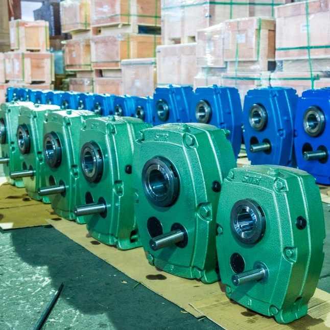 Helical shaft mount gear unit gearbox