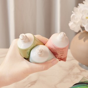 Crème pour les Mains Parfumée Pin et Cyprès Rose BIOAUQA Hydratante Nourrissante Éclaircissante Format Mini Lotion d'Humidité - Product Image 2