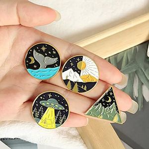 Logo gratuit conception épingle en métal insigne paysage personnalisé Record montagne lune mer Anime doux broche épingle émail épinglettes pour vêtements - Product Image 2