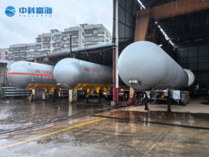 Semi-reboque líquido químico do <span class=keywords><strong>LPG</strong></span> do veículo de transporte do caminhão dos tanques do gás liquefeito 60.8m3 GB/ASME - Product Image 3