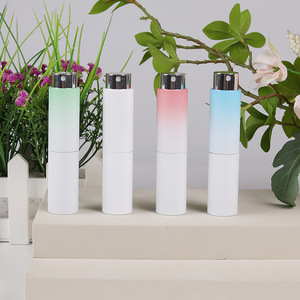 Vente en gros de flacons en aluminium dégradé, mini flacon vaporisateur portable, flacon de voyage rechargeable, stylo vaporisateur de parfum - Product Image 1