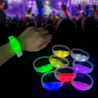 Nueva Pulsera LED RGB de Silicona con 4 LED, 433 DMX, Control Remoto 2.4G, Linterna para Festivales, 20 Unidades, Precio de Fábrica, Gran Venta