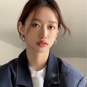 <strong>Hardware</strong> Girl Hoop <strong>Earrings</strong> Niche Design High-end Ear Buckle Plain Circle Mbius Alloy Electroplated Trendy Wedding Women - Product Image 5
