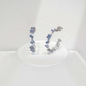 Pendientes coreanos de plata 925 con piedra natural azul, elegantes y geométricos, con circonita y moissanita para mujer. - Product Image 1