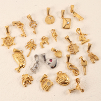 Valise, chapeau et lunettes |   Charmes en émail en acier inoxydable plaqué or 18 carats |   Pendentifs soleil, lune, cœur, appareil photo et beigne pour bricolage