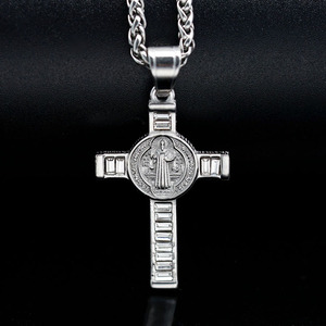 Kalung Salib Kristen Desain Khusus Berlapis Emas Baja Anti Karat Aksen Berlian Imitasi Hadiah Religius - Product Image 5