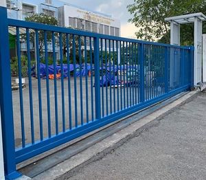 ประตูเหล็กเลื่อนแบบโมเดิร์น ทาสีกันสนิม กันน้ำ ประกอบง่าย สไตล์คลาสสิก ราคาโรงงาน ขายส่ง - Product Image 2