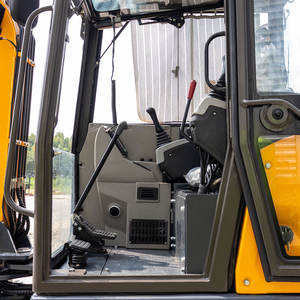 Miniexcavadora de Alto Rendimiento HIGHTOP HT35 con Motor de 18.5Kw, Cumple con las Normas CE y EPA - Product Image 6