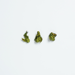 Ce <span class=keywords><strong>Oolong</strong></span> taïwanais de qualité supérieure est certifié conforme aux normes strictes de l'Union européenne pour les produits biologiques. - Product Image 4
