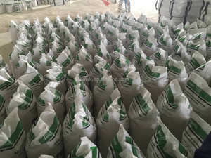 ossido di magnesio 65% 70% 80% 85% 90% polvere di ossido di magnesio, polvere di Brucite Beige calcinata Mgo giallo chiaro industria e Agrifeed - Product Image 4