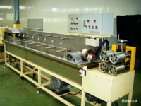 Réservoir de refroidissement auxiliaire numérique pour extrusion avec pompe et commande PLC par engrenages pour le refroidissement et le façonnage de profilés en caoutchouc/silicone