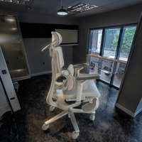 Chaise de bureau ergonomique moderne à dossier haut en maille avec accoudoirs 3D réglables et base pivotante pour usage domestique