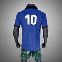 Maillot de football pour homme, uniforme de football athlétique élégant, logo et nom d'équipe personnalisés, respirant et prêt pour le match
