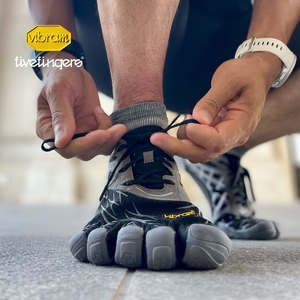 Chaussures de course Vibram <span class=keywords><strong>FiveFingers</strong></span> Seeya LS Night 14M3802 pour hommes - Entraînement pieds nus pour le matin et la nuit - Product Image 1