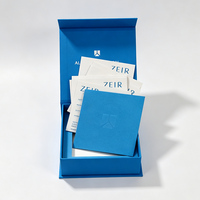 Boîte cadeau rigide magnétique bleue personnalisée avec insert en mousse EVA, impression gaufrée, emballage de marque pour bijoux, pendentifs, souvenirs, marque de luxe