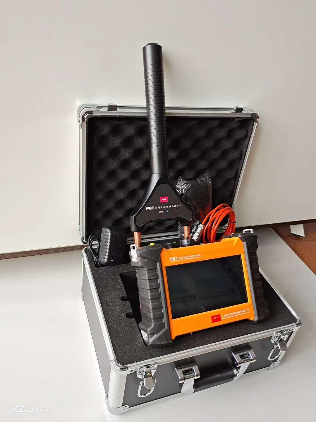 FET-WT300A Portable underground water source detection instrument by operating with a phone