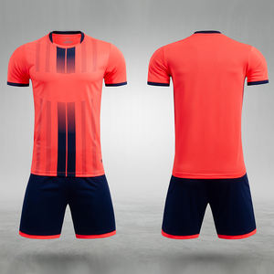 定制复古风格夏季足球服套装男式成人运动批发球衣氨纶/棉防水短袖 - Product Image 4