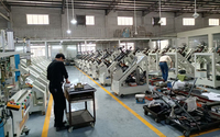 Machine à coller les chaussures en cuir semi-automatique à colle thermofusible 9 pinces pour le façonnage des bouts