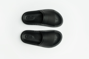 Sandales PUP confortables et légères pour l'été, fabriquées à la main en cuir de vache véritable, avec une large bande, une semelle épaisse et un amorti, sandales plates tendance - Product Image 1