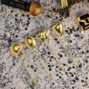 Infuseurs à thé portables écologiques personnalisés en gros, filtre à thé en métal doré, acier inoxydable avec poignée - Product Image 3