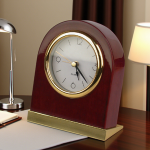 Réveil de bureau de chambre d'hôtel Premium avec mouvement mécanique à base de chrome doré au design minimaliste léger - Product Image 4