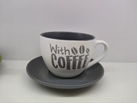 Ensemble tasse et soucoupe en céramique émaillée colorée, design minimaliste sérigraphié, vaisselle compatible micro-ondes et lave-vaisselle, vente chaude