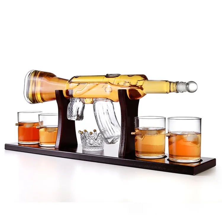 800ml 1000ml ak-47 gun shape wine liquor vodka glass bottle with wood support and four glass cups