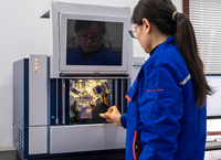 Ciment autonivelant à haute teneur en alumine (Al2O3 50,5-54,5%) en poudre de clinker, revêtement de four coulé, fabriqué au Henan, marque JINGHUA