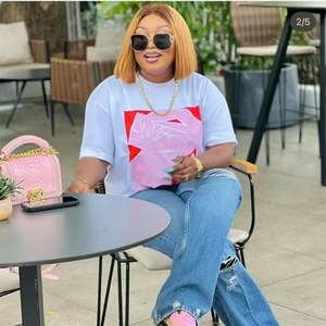 <span class=keywords><strong>Maglietta</strong></span> Estiva da <span class=keywords><strong>Donna</strong></span> con Fiocco, Manica Corta e Collo Tondo, Stile Casual Chic, Taglie S-3XL, Top Moda Femminile con Stampa Graffiti - Product Image 1