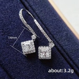 Eleganti Orecchini a Forma di Rombo Scintillanti per Donne, Orecchini Pendenti Geometrici, Gioielli di Moda per Uso Quotidiano e Feste - Product Image 4